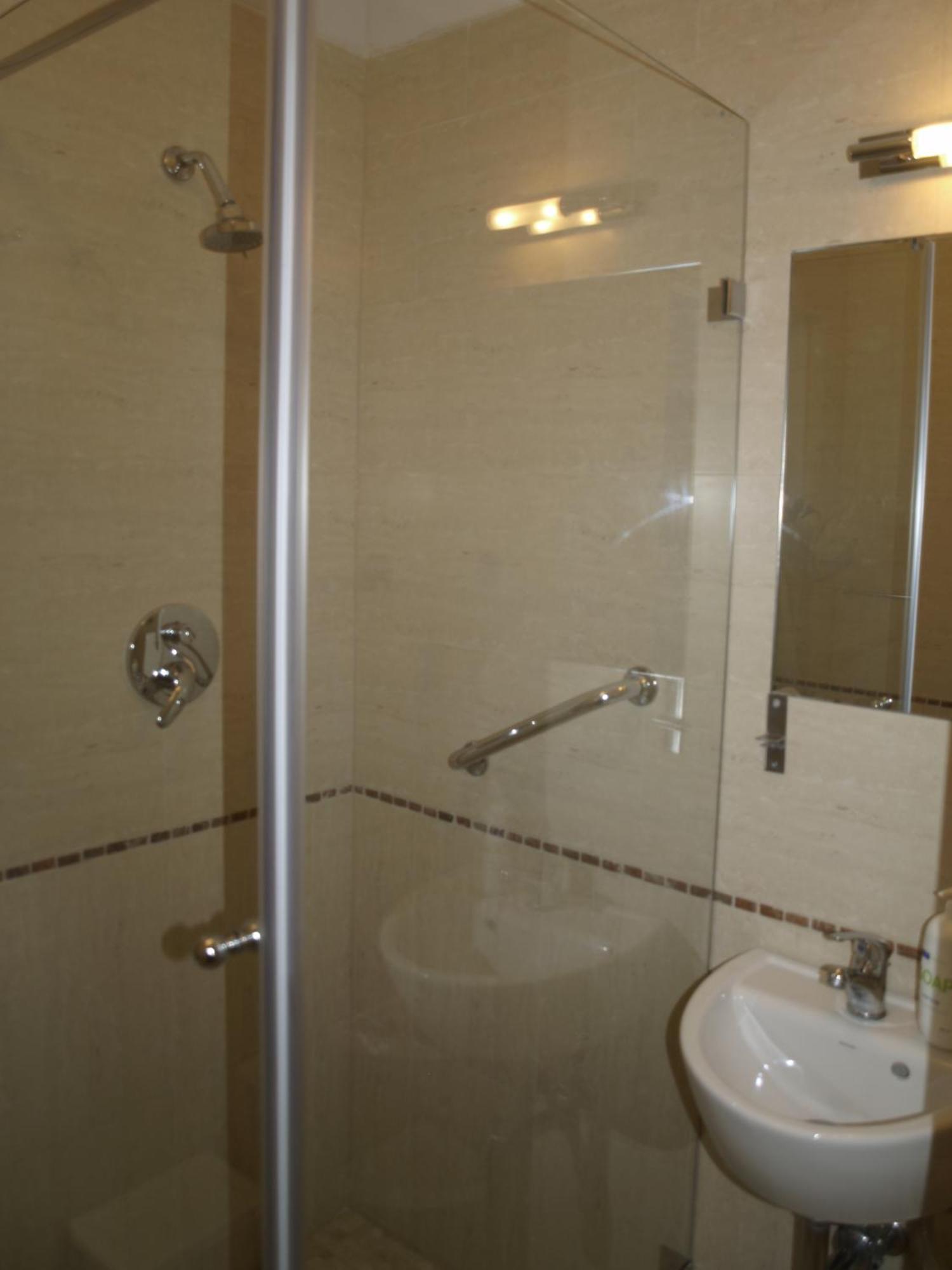 Krzysin Hotel Podkowa Lesna Ruang foto
