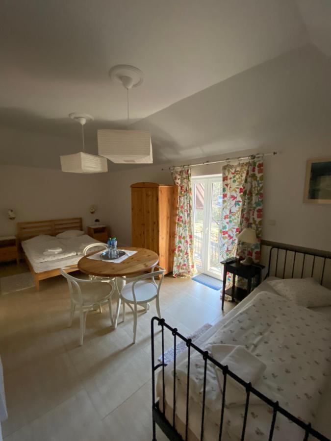 Krzysin Hotel Podkowa Lesna Bagian luar foto