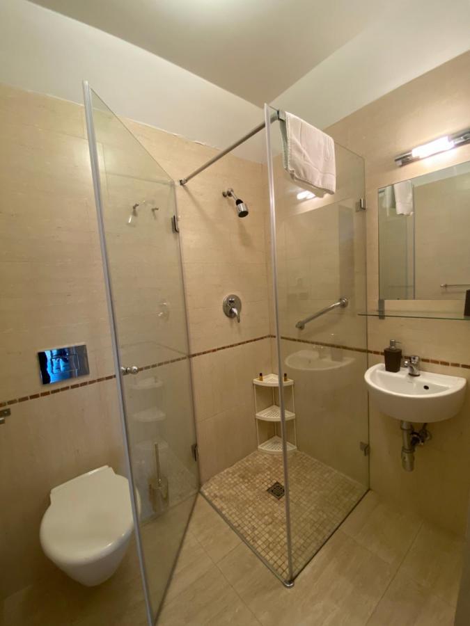 Krzysin Hotel Podkowa Lesna Bagian luar foto