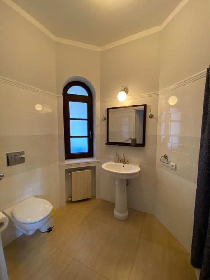Krzysin Hotel Podkowa Lesna Bagian luar foto